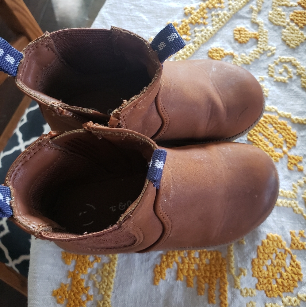 Cat and Jack toddler 6 brown boots